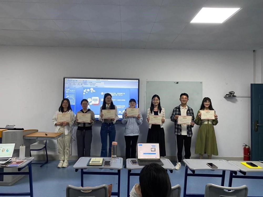 fc2644a5ddec448e908d5d3d8332b333.jpg fc2644a5ddec448e908d5d3d8332b333.jpg