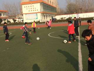 服务基层，送教下乡