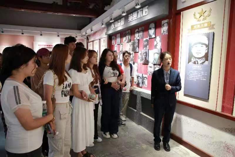 人武部联合淮北市军分区组织开展“缅怀先烈”国防教育活动